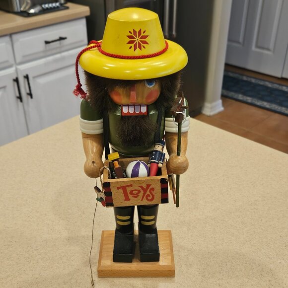 RARE VINTAGE STEINBACH TOYMAKER KID'S TOY CHEST CHRISTMAS GERMAN WOOD NUTCRACKER - Picture 1 of 9